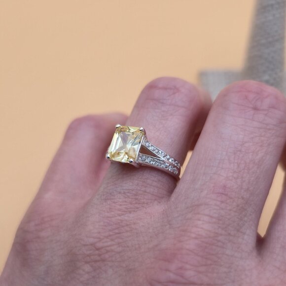 Size 7 Sterling Silver Yellow Cubic Zirconia Beautiful Gem Ring A4813 - Picture 5 of 9